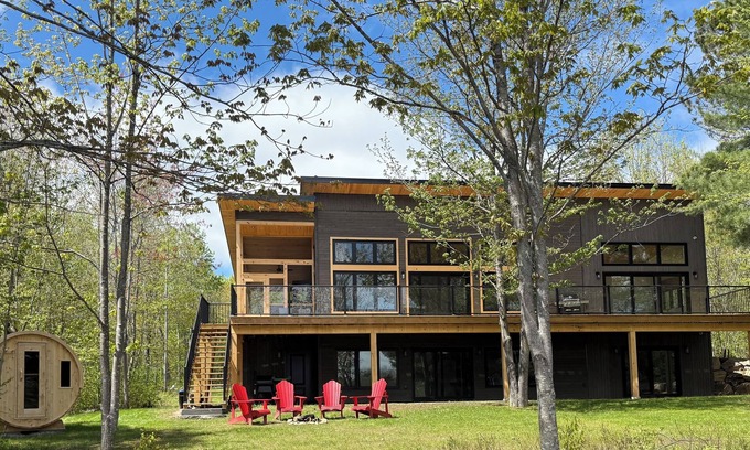Madawaska Valley Cottage | Maverick Pines Lakehouse