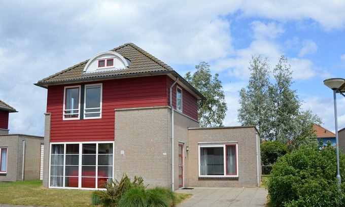 Hoofdplaat House | Maxime 207 - Kustpark Village Scaldia - Large detached holiday villa with spacious garden