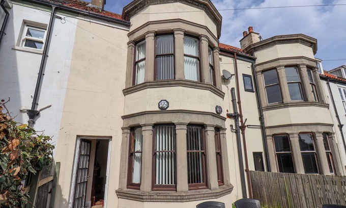 Ruswarp Cottage | MAYFIELD MANOR, pet friendly, character holiday cottage in Whitby