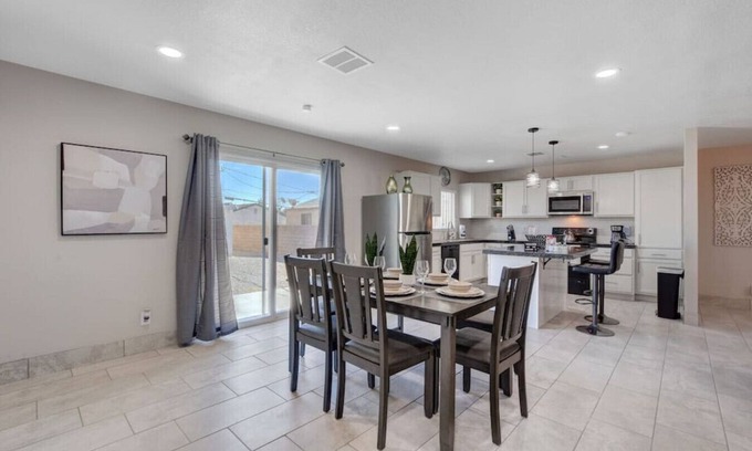 North Las Vegas House | McCarran · Lovely and Spacious 3 Bedroom Home!?