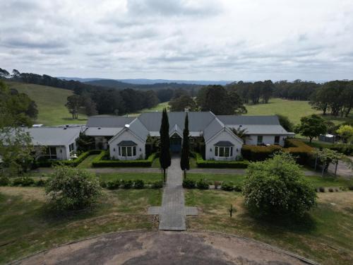 Jenolan House | Mckeown's Rest at Kenzell Farm