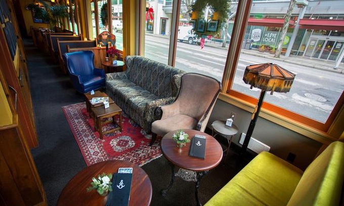 Downtown Portland Hotel | McMenamins Crystal Hotel