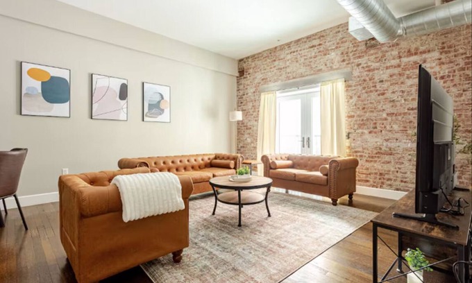 Mile Square Apartment | McOuat Place 3C - Luxury 1 Bed Downtown Indy Apartment Prime Location