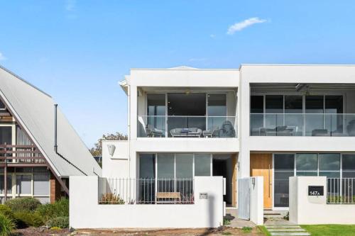 Port Noarlunga South House | Meander - Port Noarlunga South - C21 SouthCoast Holidays