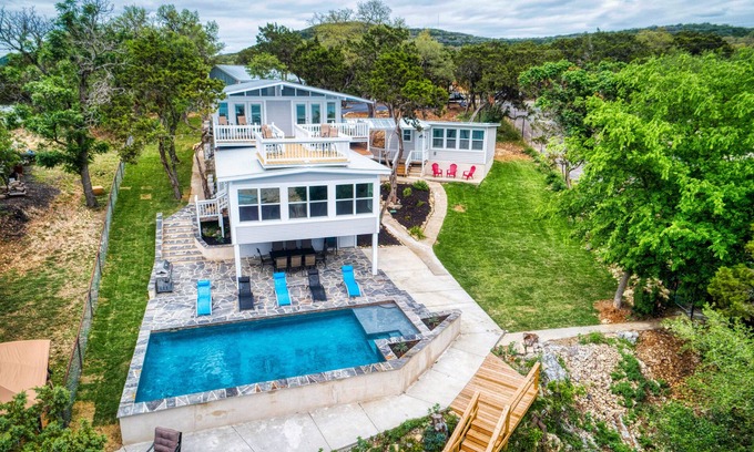 Lakehills Villa | Medina Lake Getaway - Pool with Lakefront Views