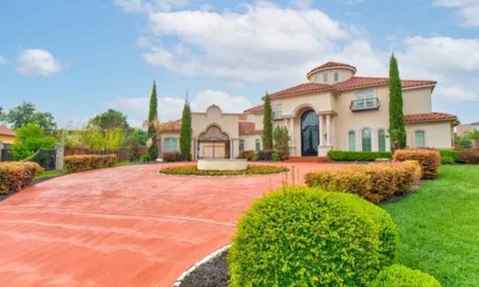 Weston Villa | Mediterranean villa on acre lot in W Plano-5 mins from Legacy West, Frisco Star,