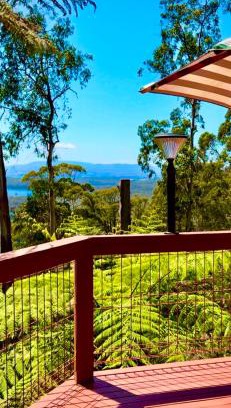Kalorama Villa | Melbourne Topview Villa in Dandenong ranges near Skyhigh