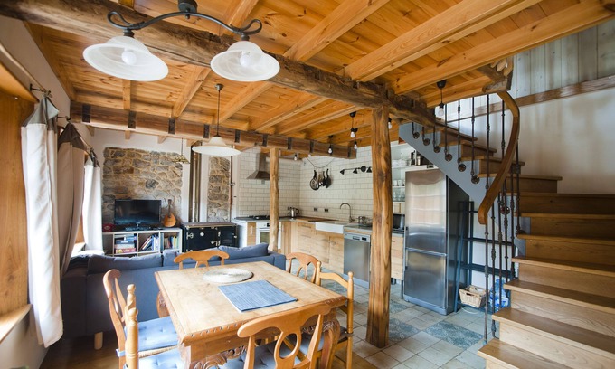 Melendreros House | Melendreros House. Country house, large, well equipped and with beautiful views.