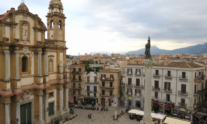 Castellammare Vucciria Apartment | MELI20HOME, two rooms in G. Meli 20 Palermo