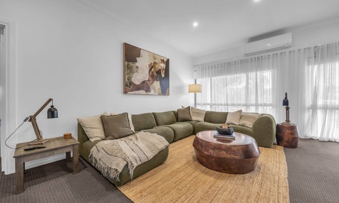 Merimbula Apartment | Merimbula Aquarius - 3 bedroom Deluxe Lake View