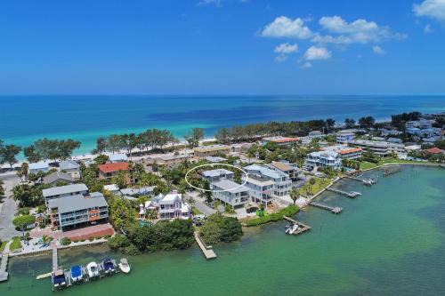 Bradenton Beach House | Mermaid's Landing managed by Beach Retreats
