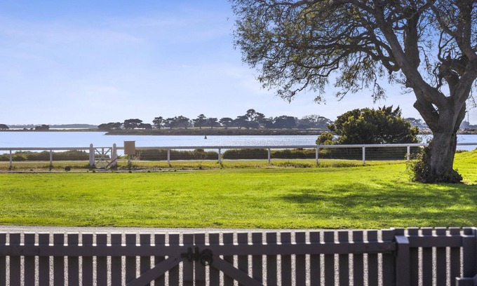 Queenscliff Cottage | Message to enquiry how you can have a few nights stay for FREE !