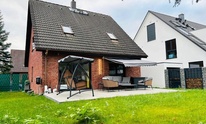 Unterrath Apartment | Messe HV-1