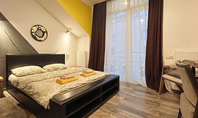 Bagvdanari House | Mestia Retreat Sleeps 12 with Garden