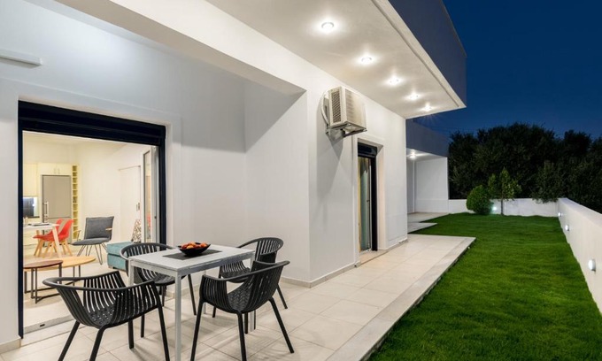 Mavros Kolimpos House | Metaxakis Home. 2