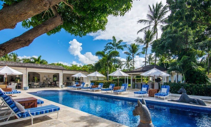 Paynes Bay Villa | Meticulously Designed 7-Bedroom Property