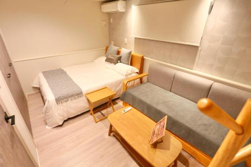 Shinjuku Villa | Metro 4 min to Shinjuku St Luxury Home in Shinjuku City