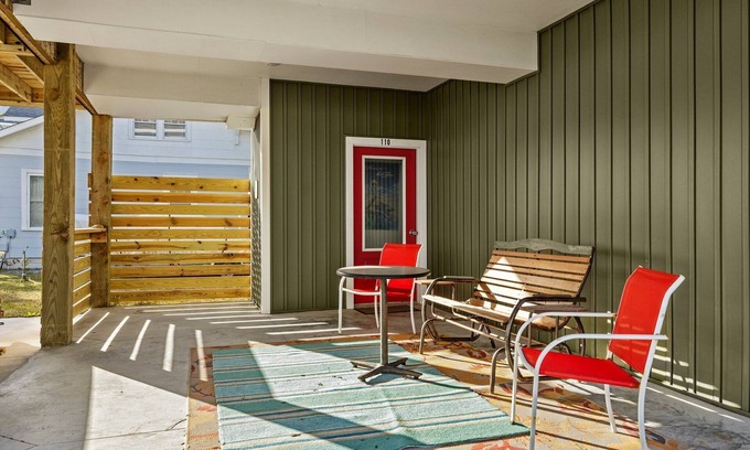 Harkers Island Apartment | Mi Faro Unit B in Harkers Island, NC