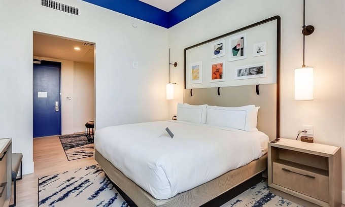 Ojus Hotel | Miami Hideaway | 2 Units | Rooftop Pool | Pets are Allowed