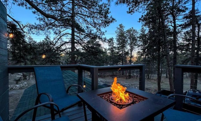 Colorado Springs Villa | Micah Blk Forest Lodge Cottage on 6 Wooded Acres