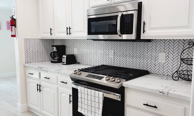 Huntington Beach House | Mickey Mouse House Close To Disneyland