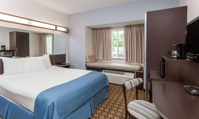 Elkhart Hotel | Microtel Inn and Suites Elkhart