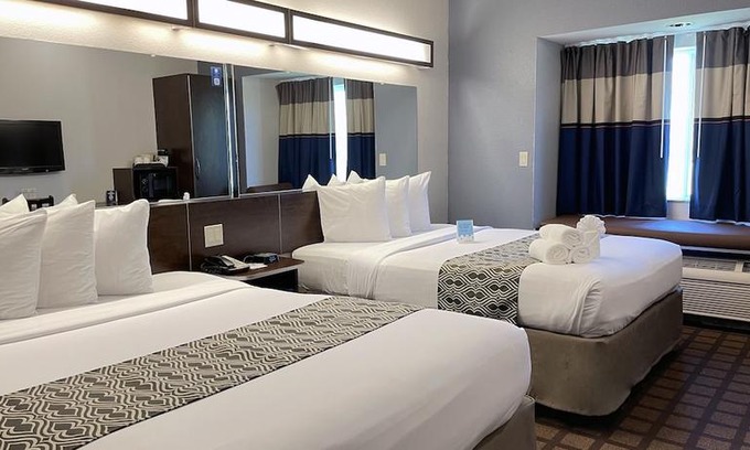 Michigan City Hotel | Microtel Inn & Suites by Wyndham Michigan City