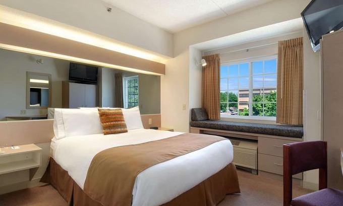 East Bloomington Hotel | Microtel Inn & Suites by Wyndham Bloomington Minneapoli