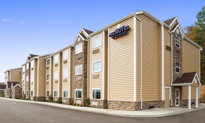 Cambridge Hotel | Microtel Inn & Suites by Wyndham Cambridge