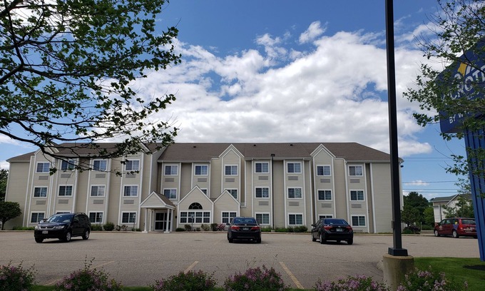 Dover Hotel | Microtel Inn & Suites by Wyndham Dover