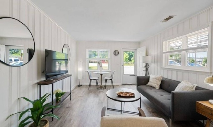 East Point Cottage | Mid Century Modern Jewel