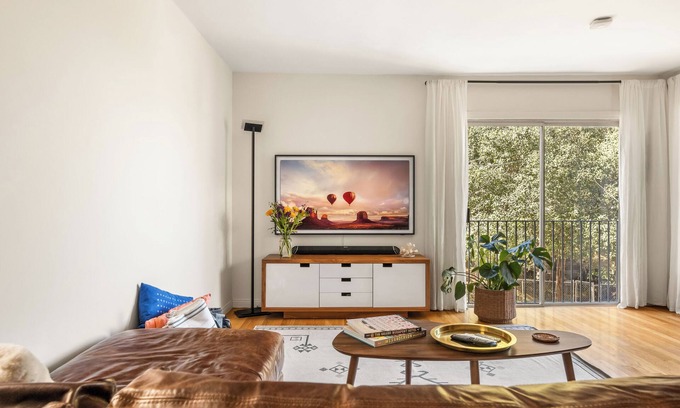 Hollywood Hills House | Mid Century Serenity