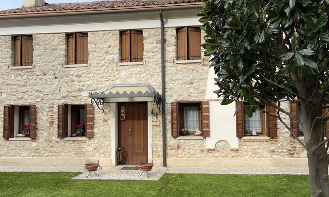 Solagna House | Midas & Lino's house holiday home