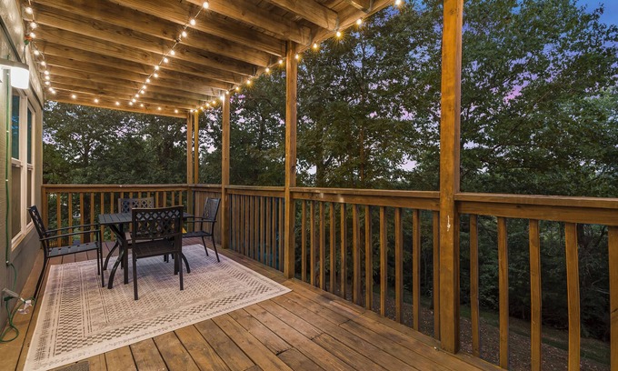Notch Estates Condo | Midnight Oasis | Nestled Among Nature of the Ozarks!