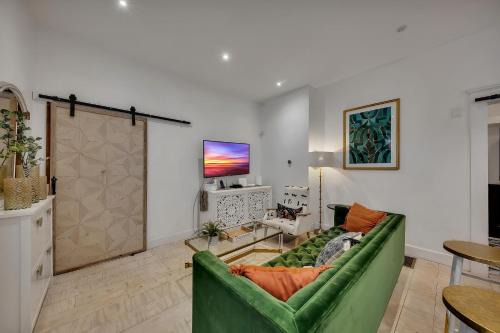 Midtown House | Midtown 2br Walk To Piedmont Park Beltline