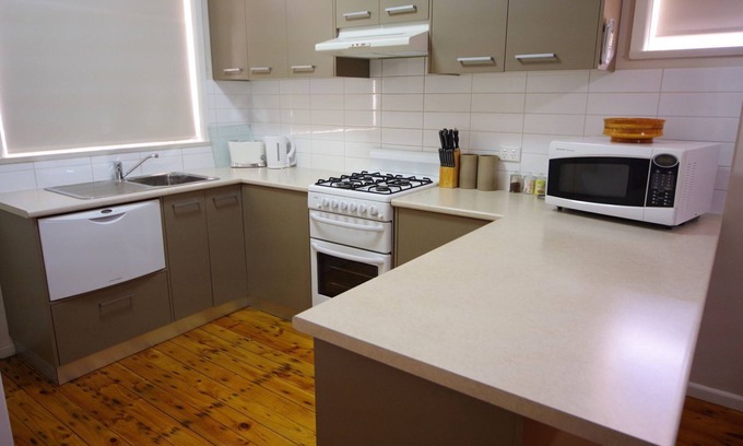 Mildura Apartment | Mildura No 4 - 2 Bedroom apartment - small pets welcome.
