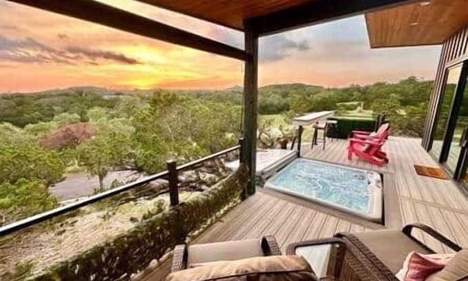 Helotes House | Milestone Cozy Getaway