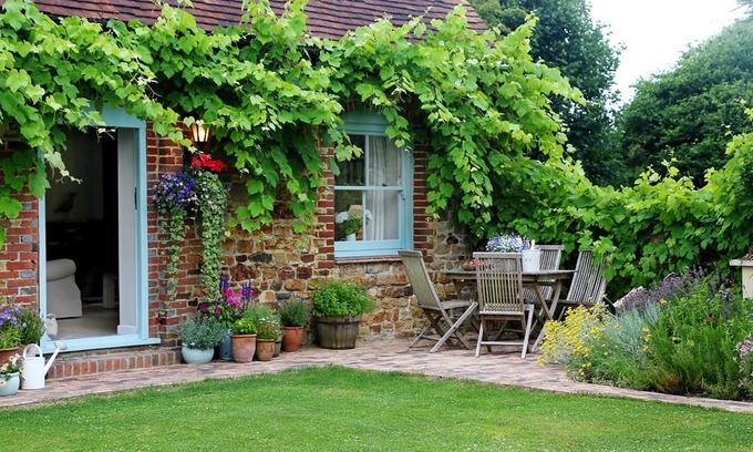 Scaynes Hill Other | Mill Barn - a barn that sleeps 2 guests in 1 bedroom