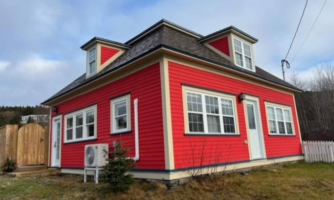 Spaniard's Bay Cottage | Millie's Bay Heaven - Historic Cottage on the Sea