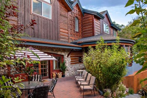 Glenwood Springs Ski Chalet | Million Dollar Castle Walk to downtown Glenwood and HotSprings