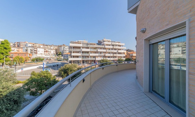 Vasto Apartment | Mini house with large terrace