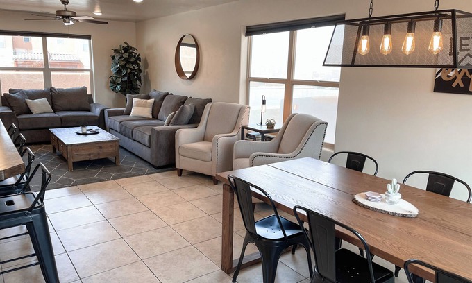 Moab South Valley House | Minimalist 2 br King Beds - Pool - Close to Parks
