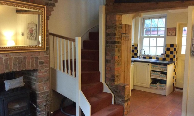 Hythe House | Minty Cottage