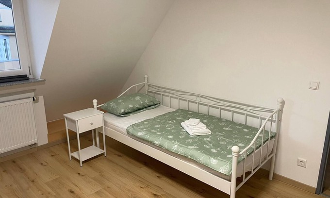 Gelsenkirchen-Mitte Condo | MIO's Modern DG. Apartment in central location