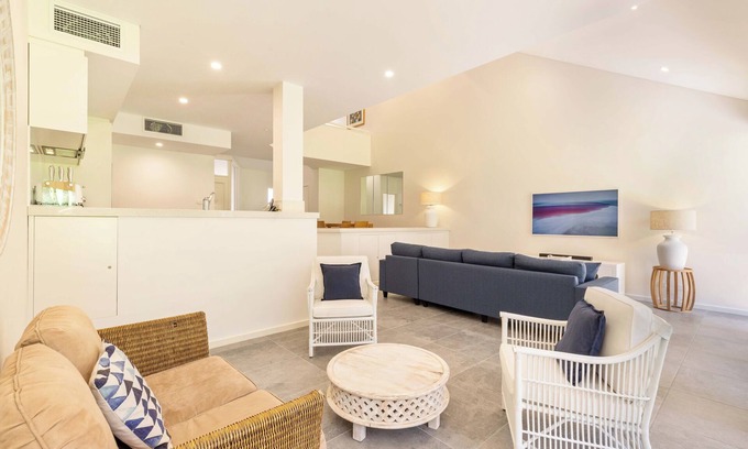 Port Douglas Villa | Mirage Resort Villa 405 with access to Sheraton Facilities