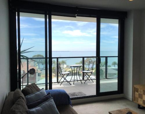 Geelong Apartment | MIRAMAR APARTMENTS 2 Bedroom Apartment with Bay Views on the Geelong Waterfront - 0504