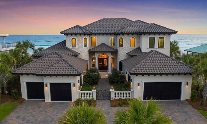 Gulf Pines Villa | Miramar Beach 221 - Six Bedroom Villa, Sleeps 20