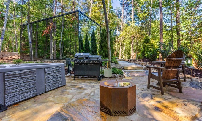 Lupton City Cabin | Mirror Cabin Forest S