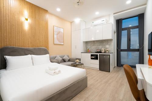 Ben Thanh Hotel | Misa House - Starlit Saigon