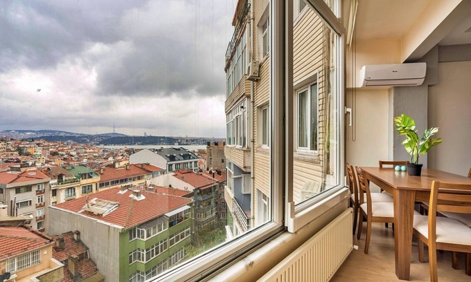 Macka Apartment | Missafir Charming Flat with Bosphorus View